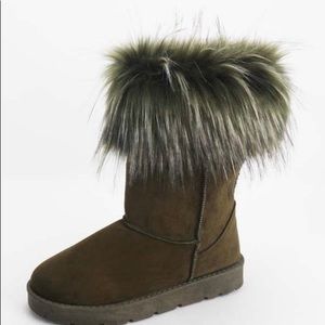 Boots with fur